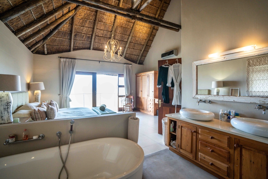 4 Bedroom Property for Sale in Kleinemonde Eastern Cape